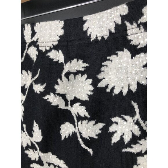 St. John Collection Womens Embellished Floral Knit Skirt 8 Black Cream Old Money - Picture 4 of 7